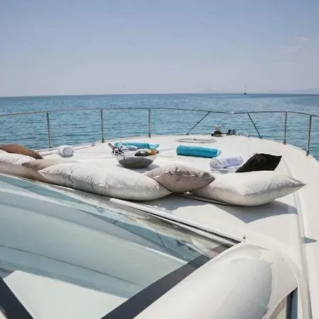 Alfa Marine 50 Úszó hotel *